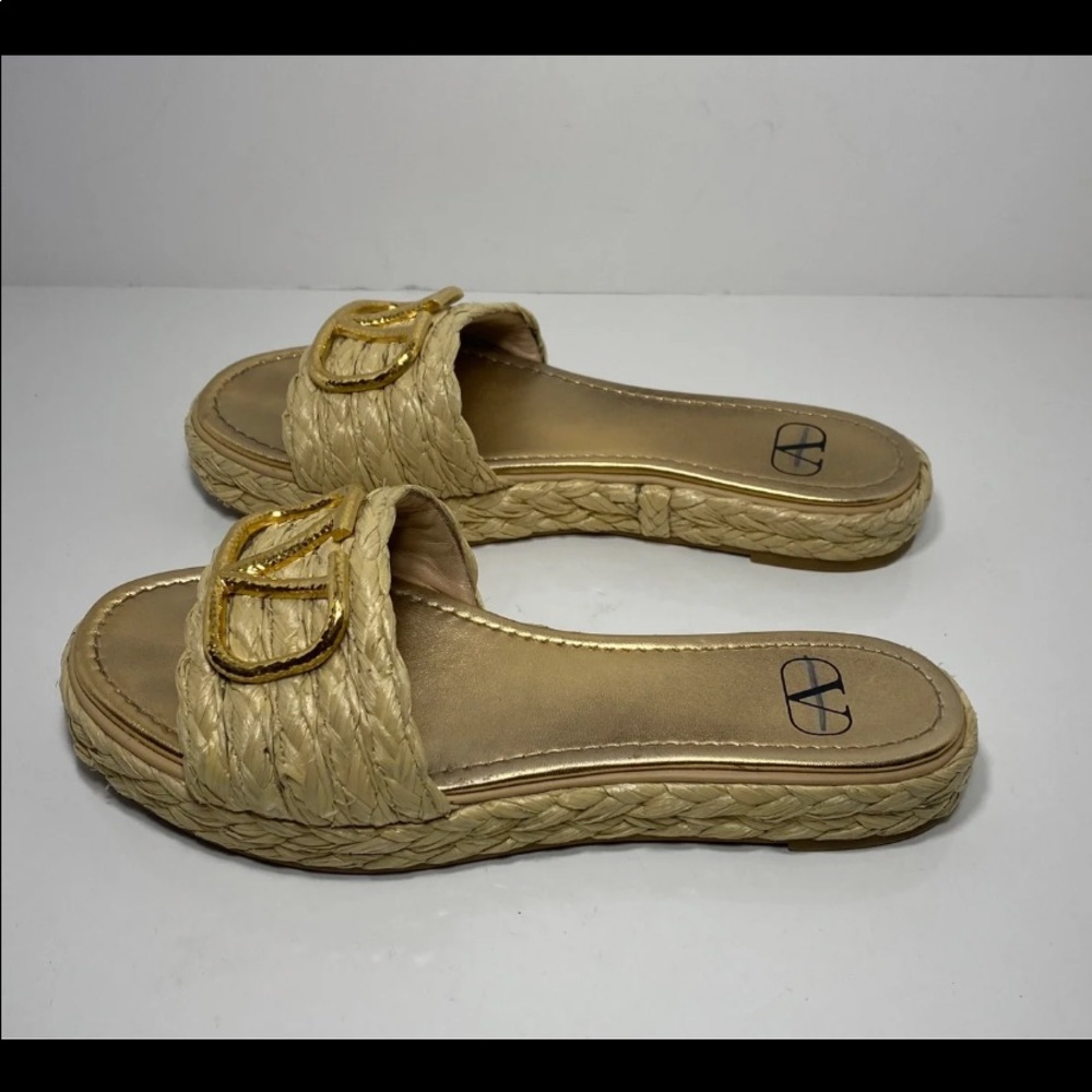 SOLD. Valentino Raffia Slides shoes Sandals 38